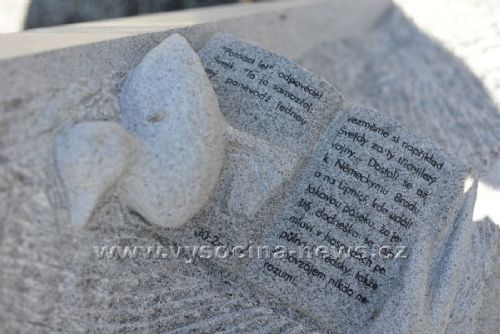 Obrázek - Monument Nomen Omen mezi Lipnicí a Dolním Městem