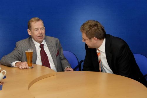 Obrázek - Po deseti letech se Václav Havel vrací na letní školu do Brodu