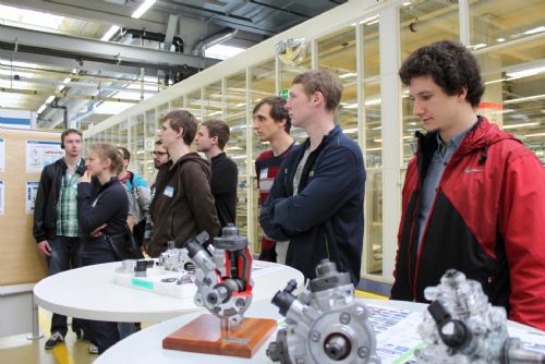 Obrázek - Vysokoškoláci zavítali na High-Tech Day do firmy Bosch Diesel, s. r. o.