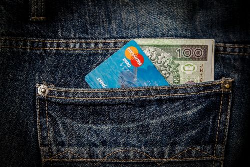 Foto: Muž zneužil odcizenou platební kartu