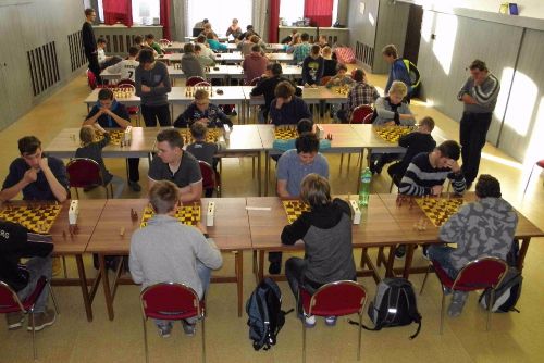Obrázek - Okresní kolo Přeboru družstev škol v šachu Žďárska, foto: Josefa Fišara st.