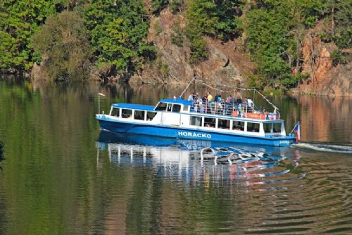 Foto: Desáté výročí lodní dopravy na Dalešické přehradě nabídne řadů akcí a překvapení pro turisty i školní výlety