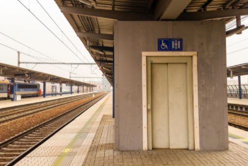 Foto: Bezbariérově přístupných nádraží na síti Správy železnic přibývá