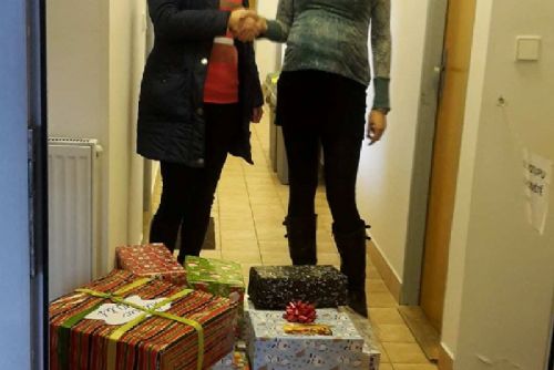Foto: Krabice od bot potěší 15 dětí z rodin v nouzi na Pelhřimovsku