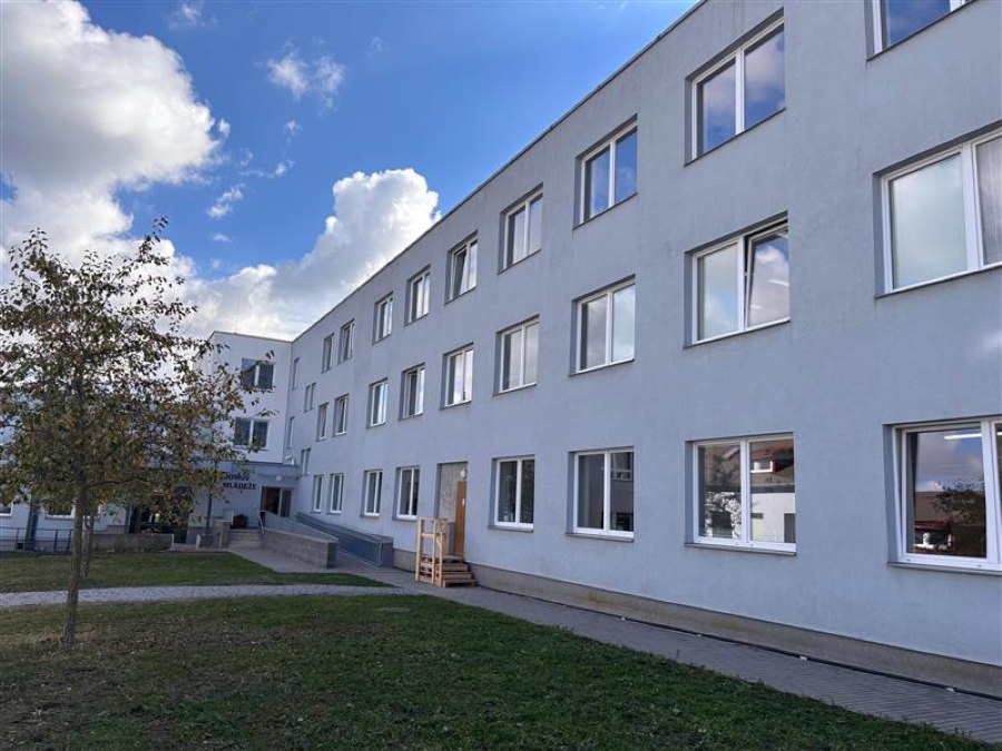 V Třebíči dokončili modernizaci domova mládeže. Nabízí 75 lůžek i bezbariérové zázemí