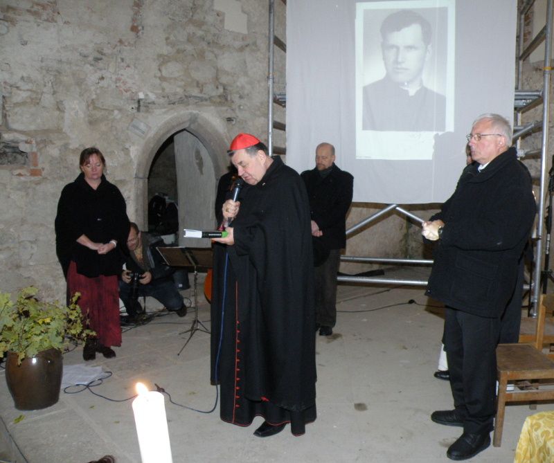 Arcibiskup pražský kardinál Dominik Duka v Zahrádce