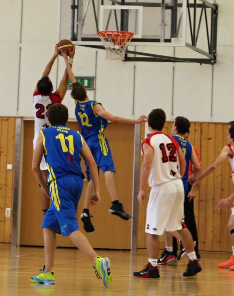 /uws_images/firmy/083199/clanky/basketbaliste-bk-velke-mezirici-v-lize-u19-doma-na-vyhru-nedosahli/000003_h.JPG