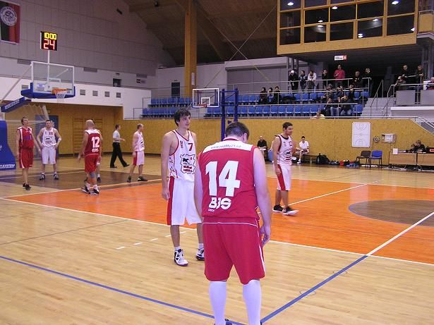 Basketbalové derby Vysočiny pro žďárské hráče