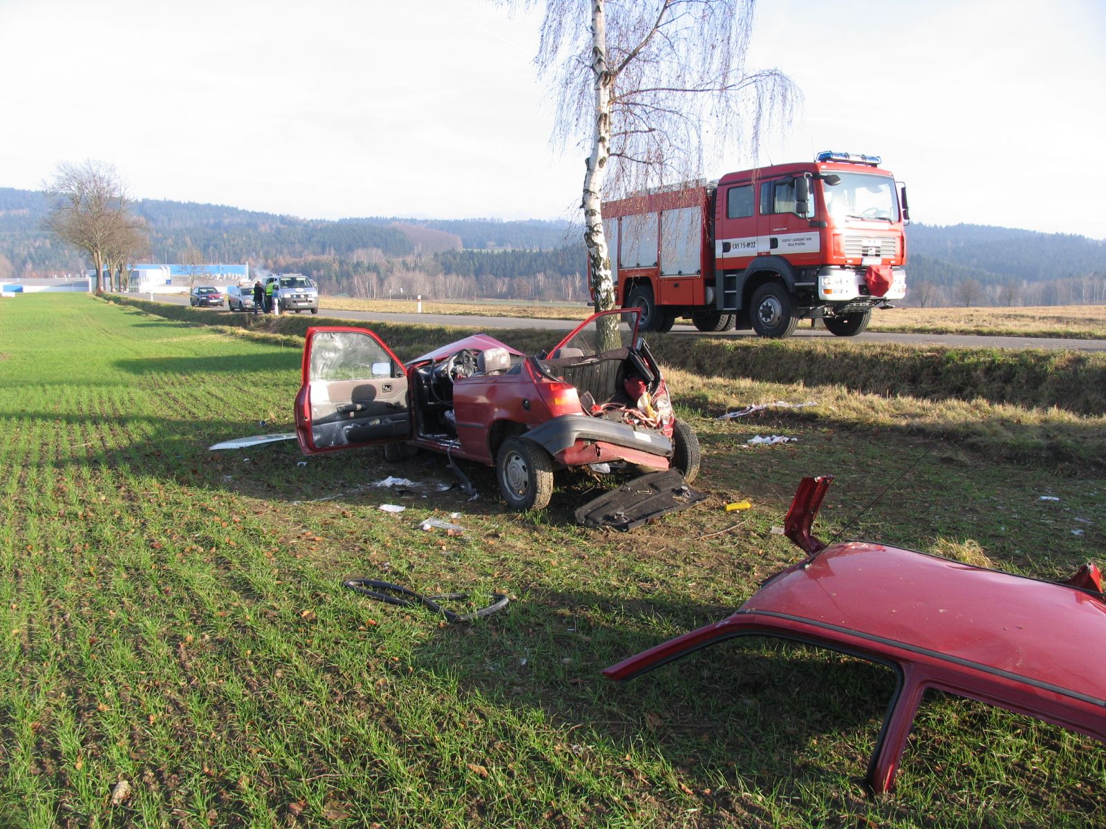 Bilance dopravní nehody u Kostelce - čtyři zranění