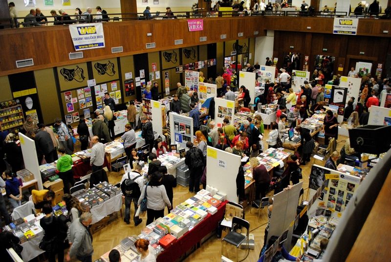 Brod ve znamení knih a čísel