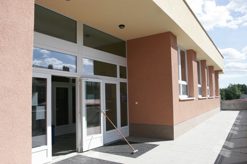 Brodská jídelna pro školáky uvaří v říjnu