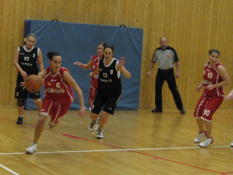 Brodským basketbalistkám se na hřištích soupeřek nedaří