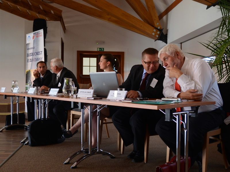 obrázek: Budoucnost Jaderné elektrárny Dukovany řešili ve Valči