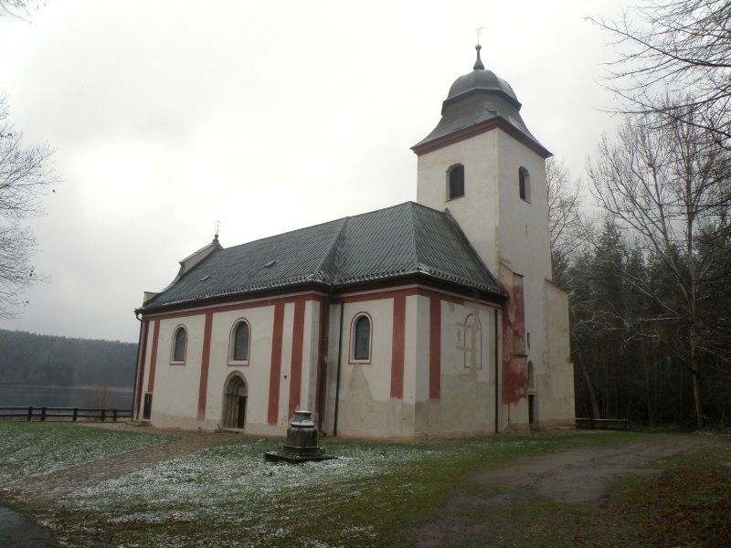 ČSOB podpořila obnovu elektroinstalace v kostele v Zahrádce