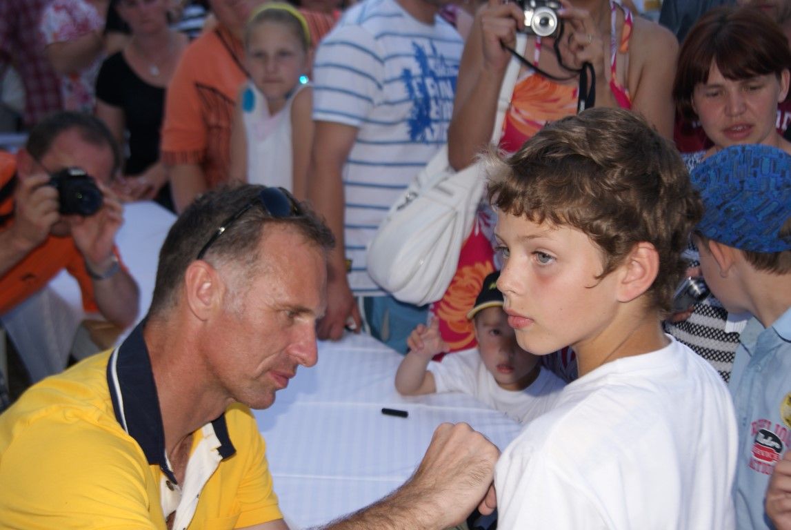 /uws_images/firmy/083199/clanky/dalibor-janda-rozezpival-hlediste-budejovickeho-zameckeho-nadvori/000004_h.JPG