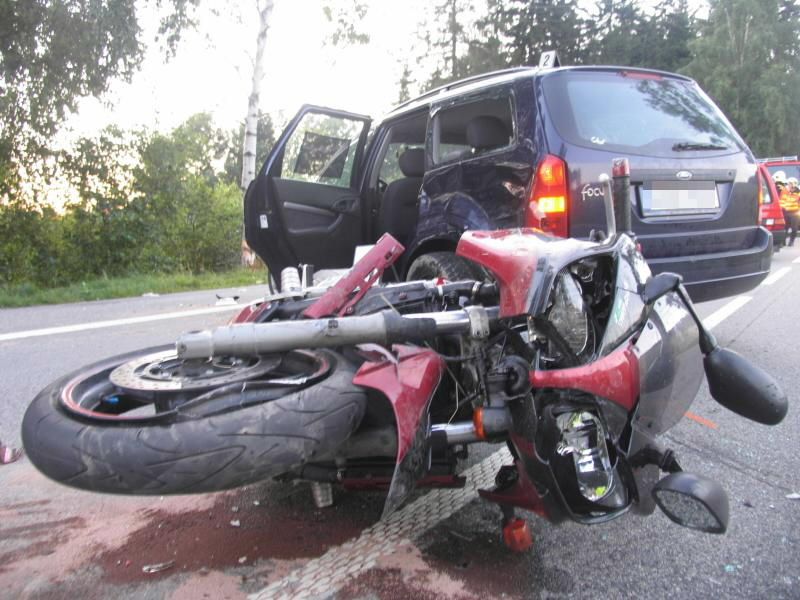 Další motocyklista se na silnicích Vysočiny těžce zranil