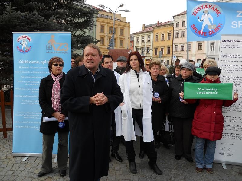 Demonstrující zdravotníci v Jihlavě vymáhali Hegerův slib
