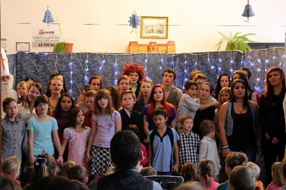 obrázek: Děti v Dětském domově v Nové Vsi u Chotěboře se představily hostům