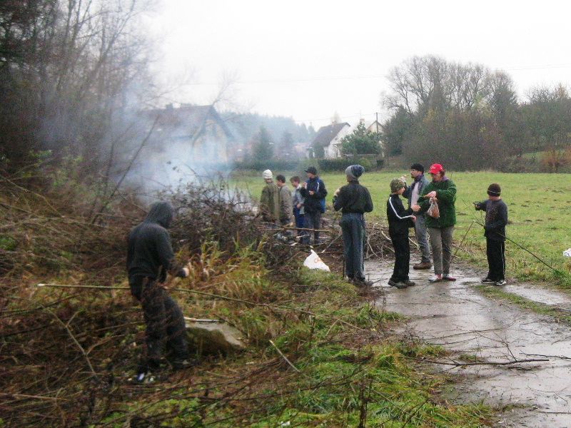 Děti ze školy v Bobrové chodí do školy bezpečnější cestou