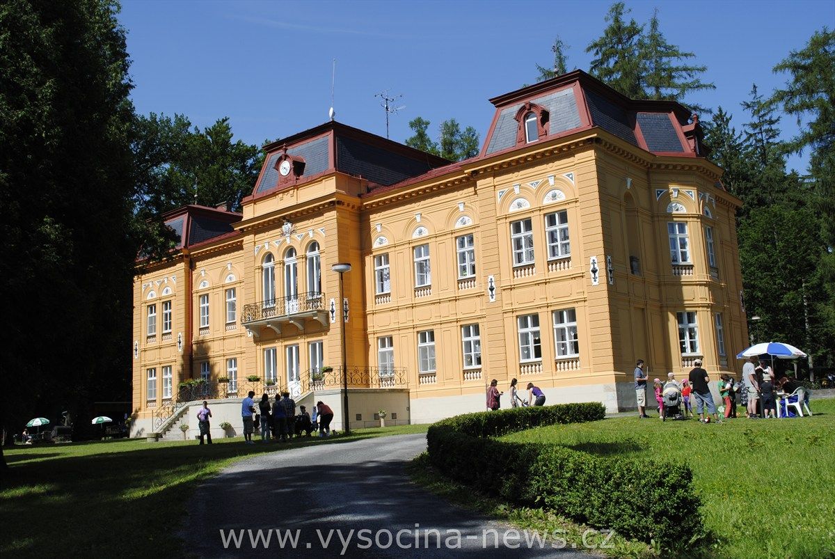 Dětský domov v Nové Vsi slaví šedesátku