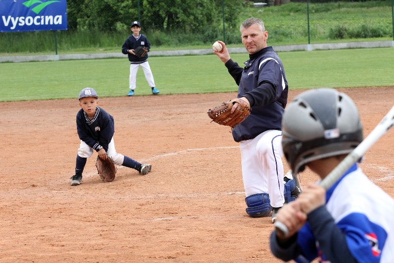 /uws_images/firmy/083199/clanky/devitileti-baseballiste-jsou-druzi-na-morave/000002_h.jpg