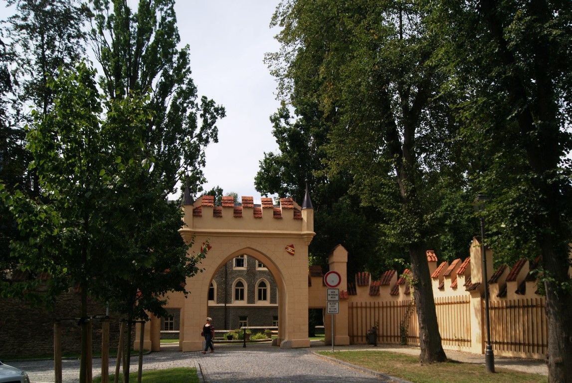 Díky třebíčské firmě získal zámek ve Zruči na kráse