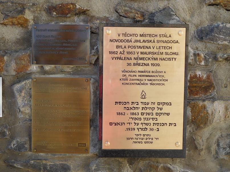 Do Jihlavy se vrátila pamětní deska vypálení zdejší synagogy