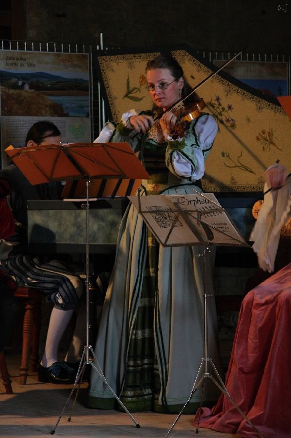 Dvojkoncert oživil prohlídky lipnického hradu