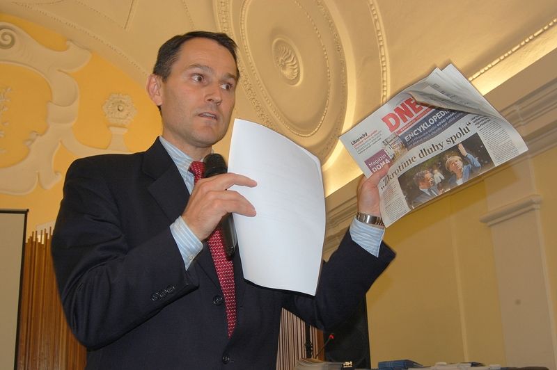 obrázek: Erik Best:  Češi jsou věrní novinám