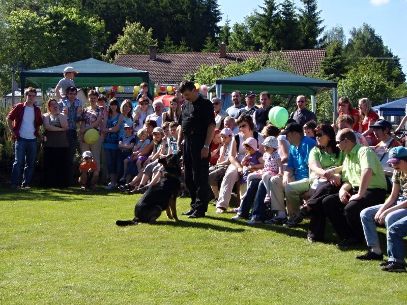 Hasiči a psovodi v Radešínské Svratce