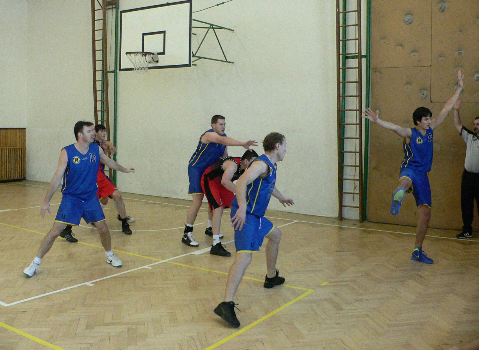 Havlíčkobrodští basketbalisté si připsali dvě těsné výhry