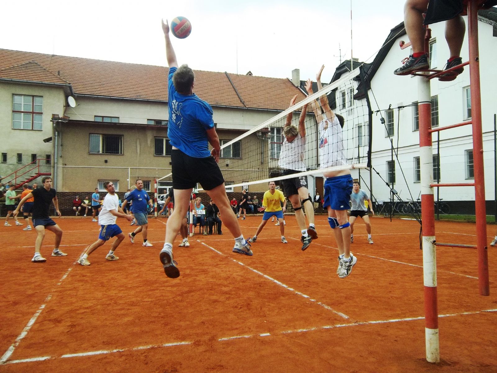 obrázek: Havlíčkobrodští vystříhali volejbalovou Dřevěnici