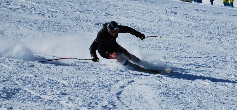HB SKI TEAM ladil formu na ledovci