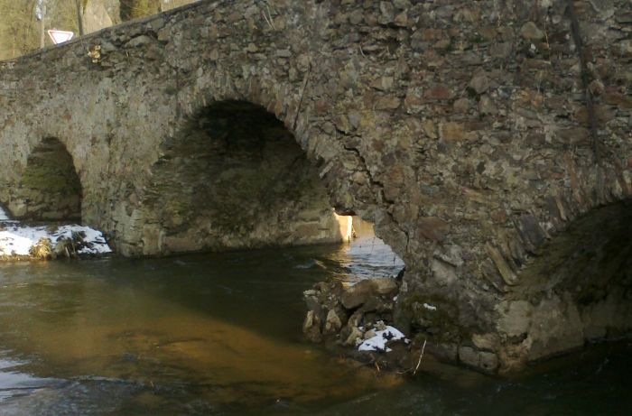 obrázek: Historický most v Ronově nad Sázavou je stále v ohrožení