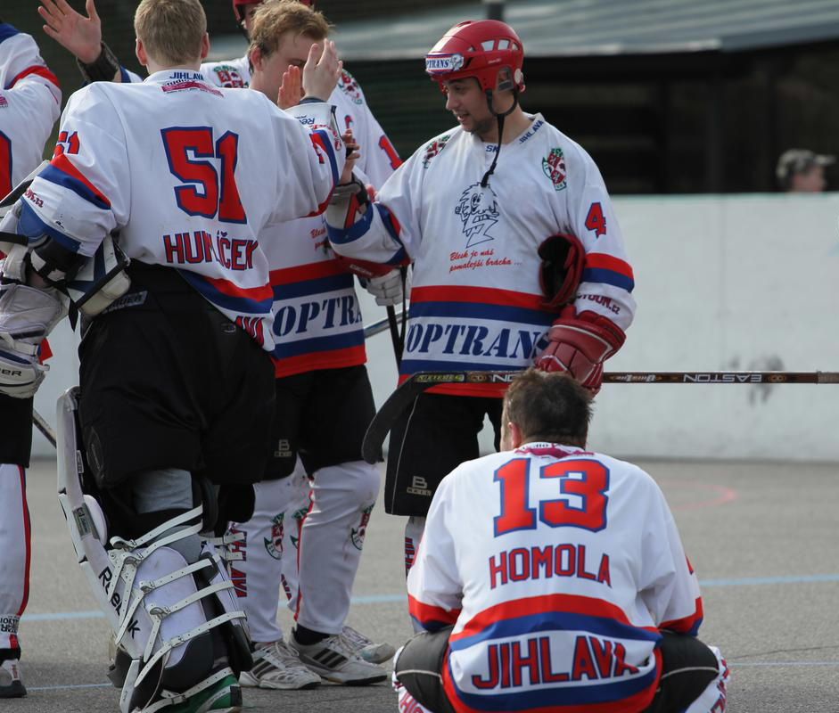Hokejbalisté SK JIhlava bodovali doma s Přeloučí