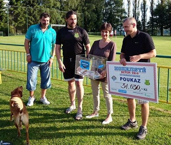 obrázek: Hokejisté věnovali v Brodě dětem přes třicet tisíc