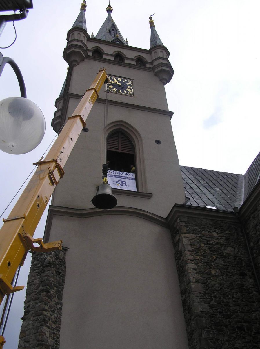 Humpolecký kostel sv. Mikuláše má opět zvony