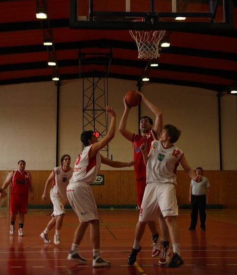 Humpolečtí basketbalisté ve druhé lize stále čekají na další výhry