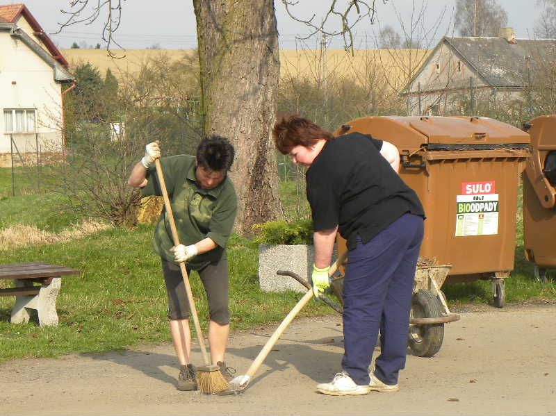 obrázek: Jarní úklid v Rozsochatci s Čistou Vysočinou