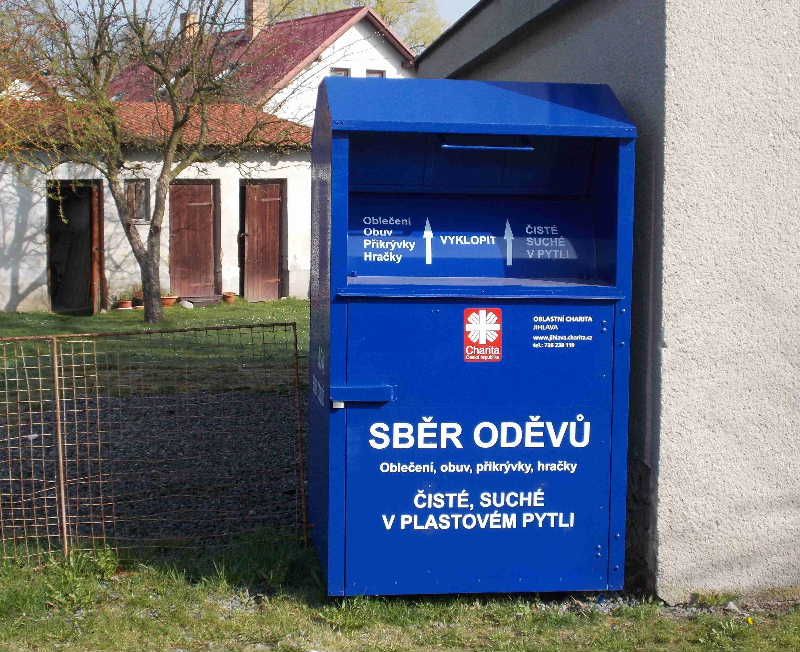 Jihlavská charita spolupracuje s pelhřimovskou ve sběru textilu