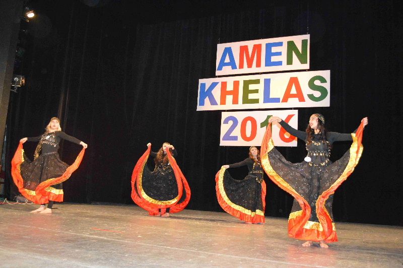 Jihlavský dům kultury praskal ve švech, návštěvníci přišli na romské tance