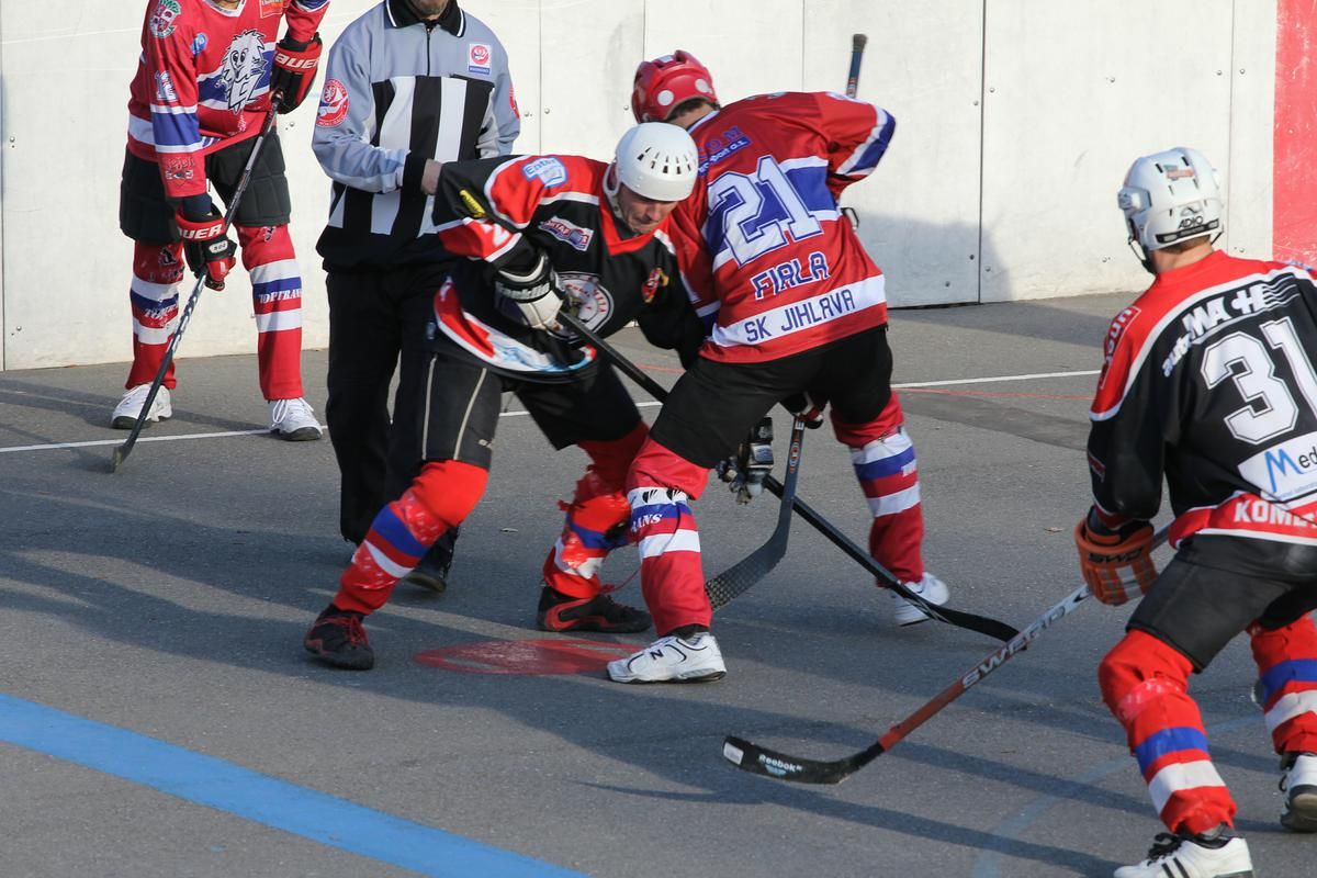 /uws_images/firmy/083199/clanky/jihlavsti-hokejbaliste-prehrali-policku/000001_h.jpg