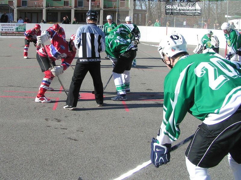 /uws_images/firmy/083199/clanky/jihlavsti-hokejbaliste-zahajili-jaro-vyhrou/000002_h.JPG