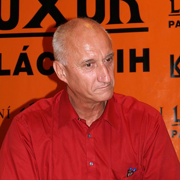 obrázek: Jozef Banáš píše o lásce i o sovětské manipulaci