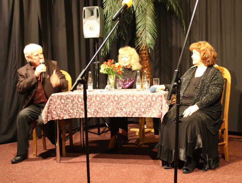 obrázek: Kamarádi a Naďa Konvalinková v Jaroměřicích