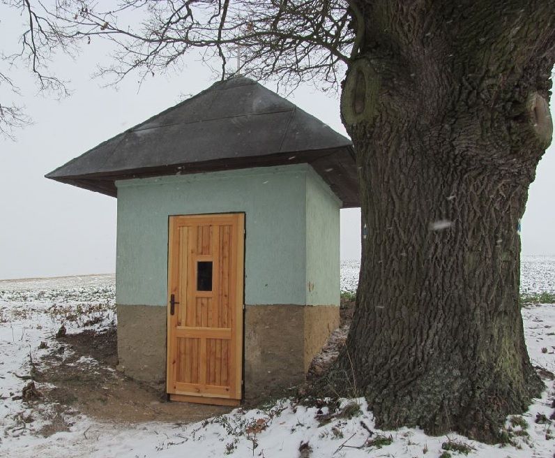 obrázek: Kaplička Bácovic u Pelhřimova ožila