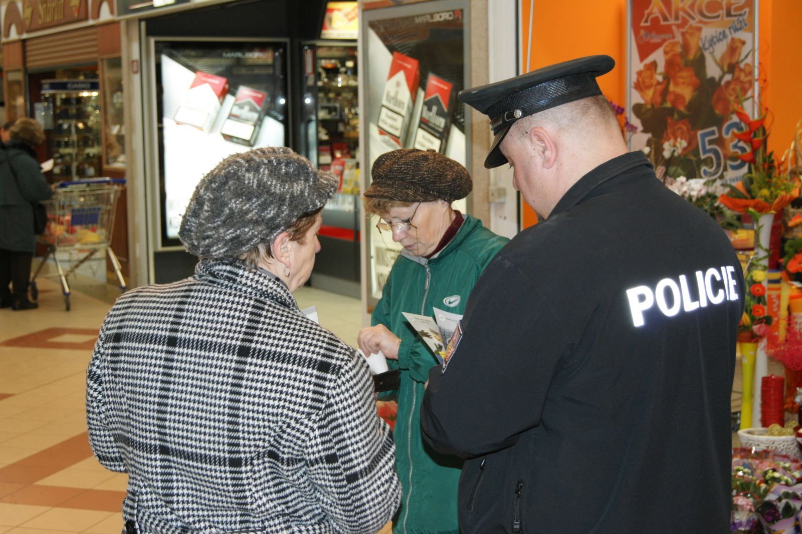 Kapsáři mají před Vánoci žně, policisté varují