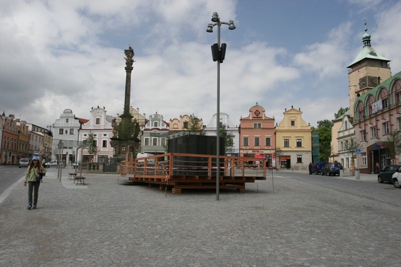 Kiosek na brodském náměstí stále vzbuzuje emoce