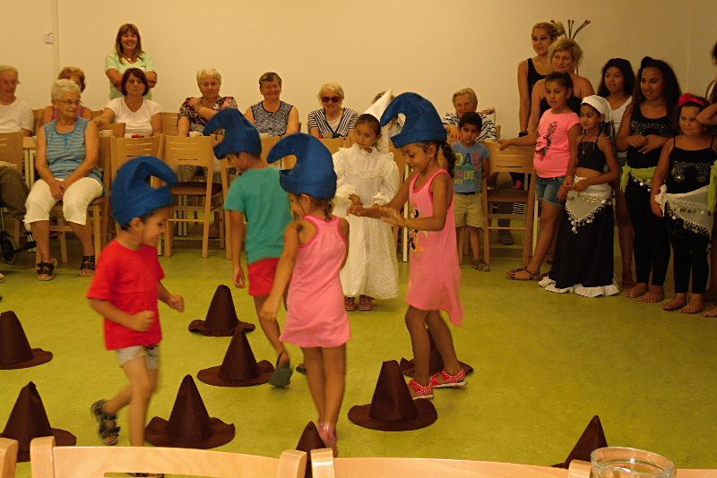 obrázek: Klubíčko a Erko společně vystoupily v Domě s pečovatelskou službou v Dačicích