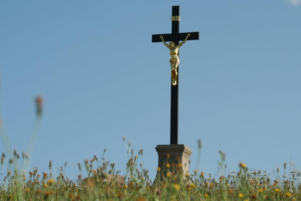 Kříž se vrátil na popravčí vrch nad Jihlavou